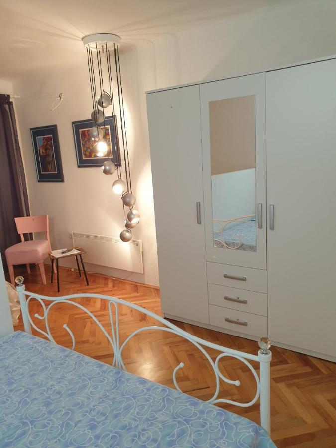 Apartman P-E Пула Экстерьер фото